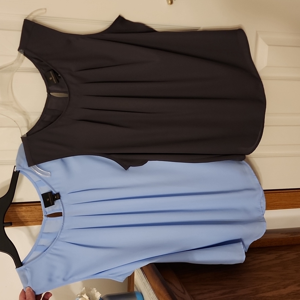 2 Women's Sleeveless Shells